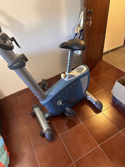 Stationary Bicycle512232945353369601
