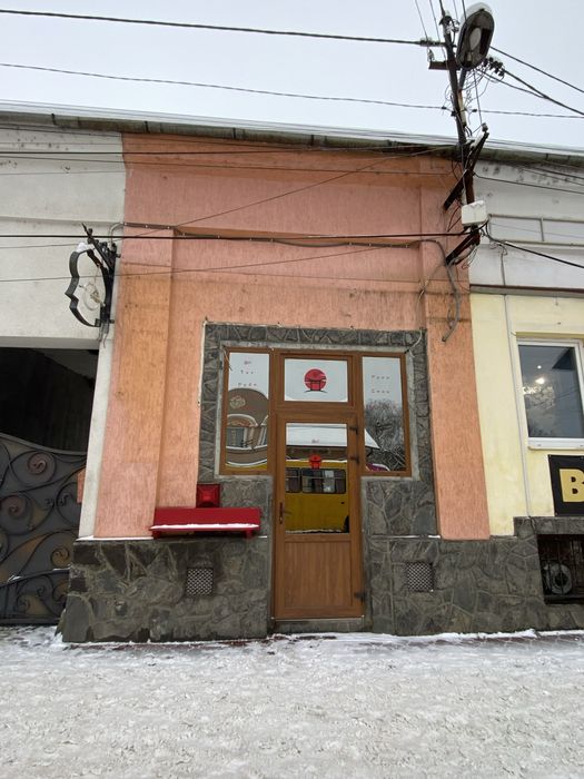 Продам кафе-бар у центрі Берегова