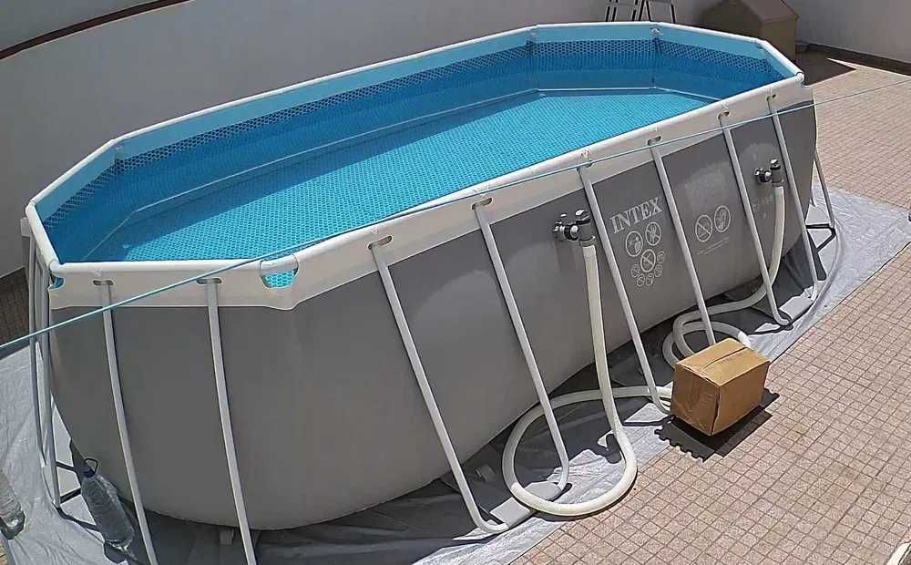 Piscina Oval Frame 5 metros com bomba de cartucho