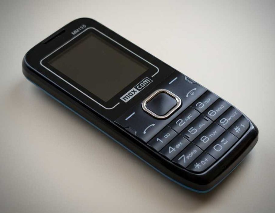 Telefon komórkowy MAXCOM MM135 - Mało używany - Komplet