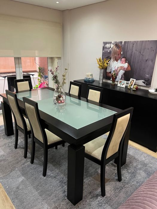 Mobília de sala com 6 cadeiras