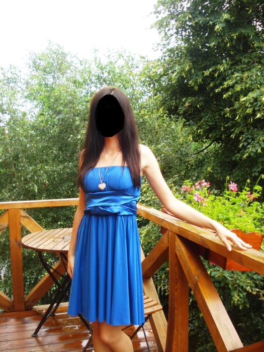 Śliczna niebieska sukienka Tiffi