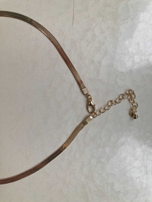 Łańcuszek w kolorze złotym