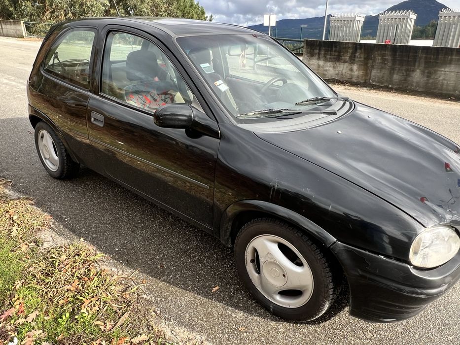 Opel corsa B 5 lugares 3 portas