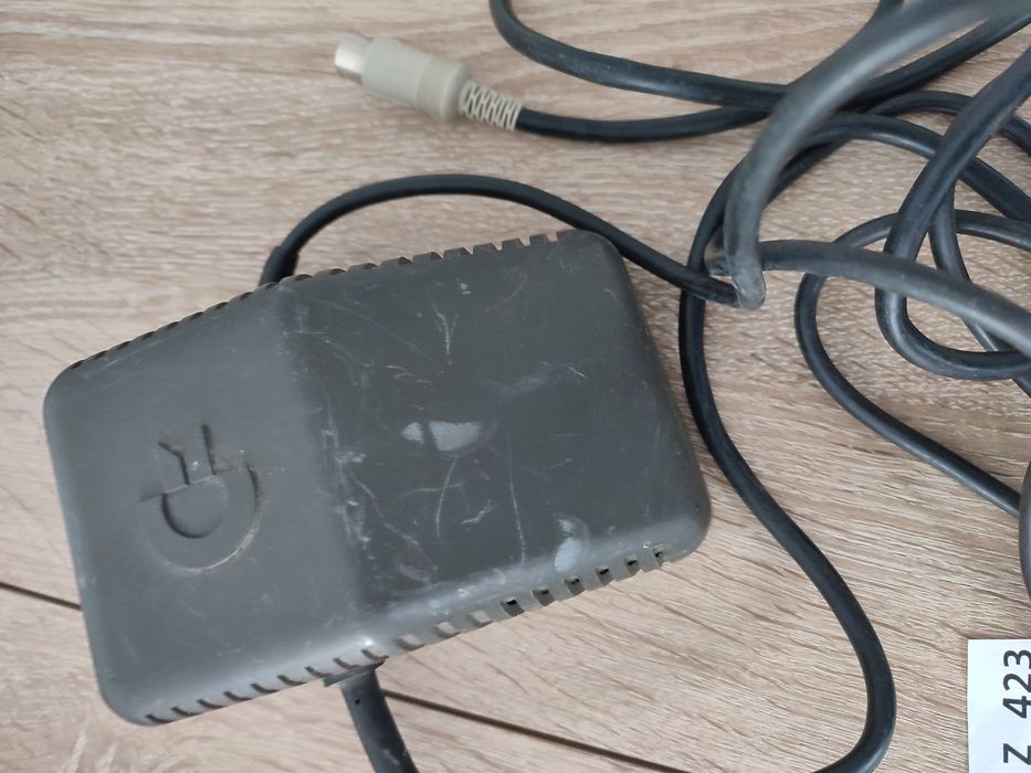 Zasilacz Commodore 64 oryginalny czarny