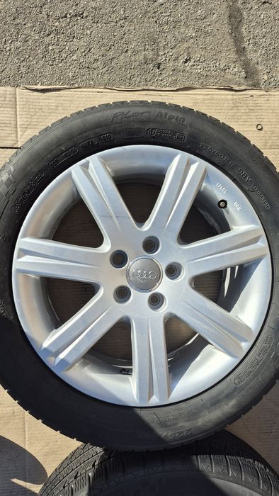 Komplet opon z felgą 5x112  17"  et 42 otwor centrujący 57.1