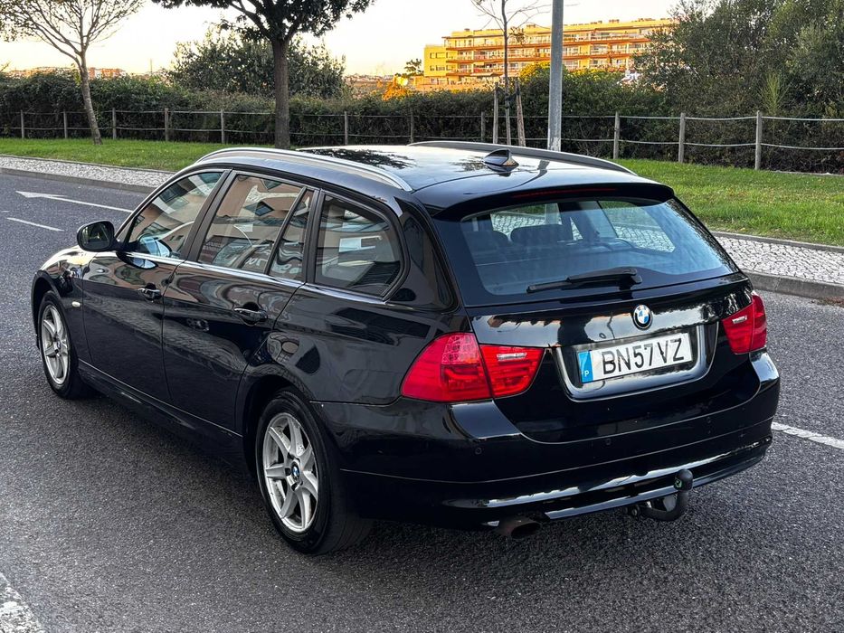 BMW 318d 2010 2.0d — photo 2