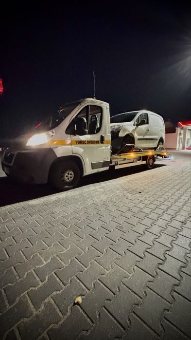 Pomoc Drogowa 24/7 Laweta Transport Auta Motocykle Rolnicze Budowlane