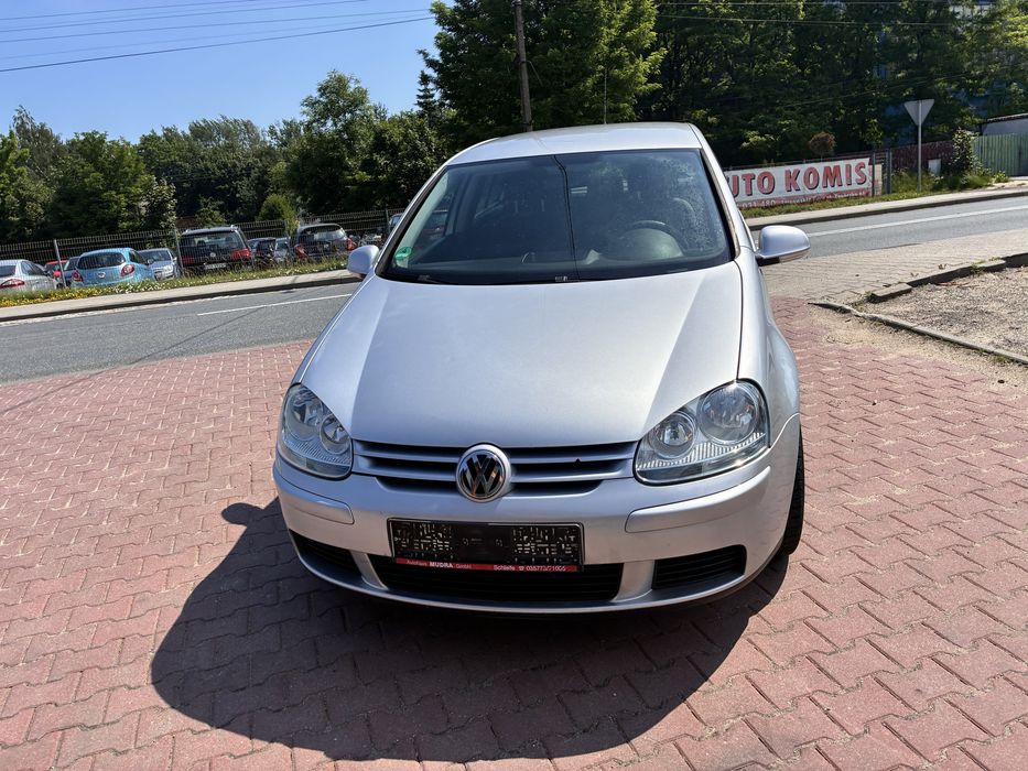 vw golf 5 rok 2005 poj 1,4 klimatyzacjazarejesyrowany 5-drzwi zadbany bez korozji