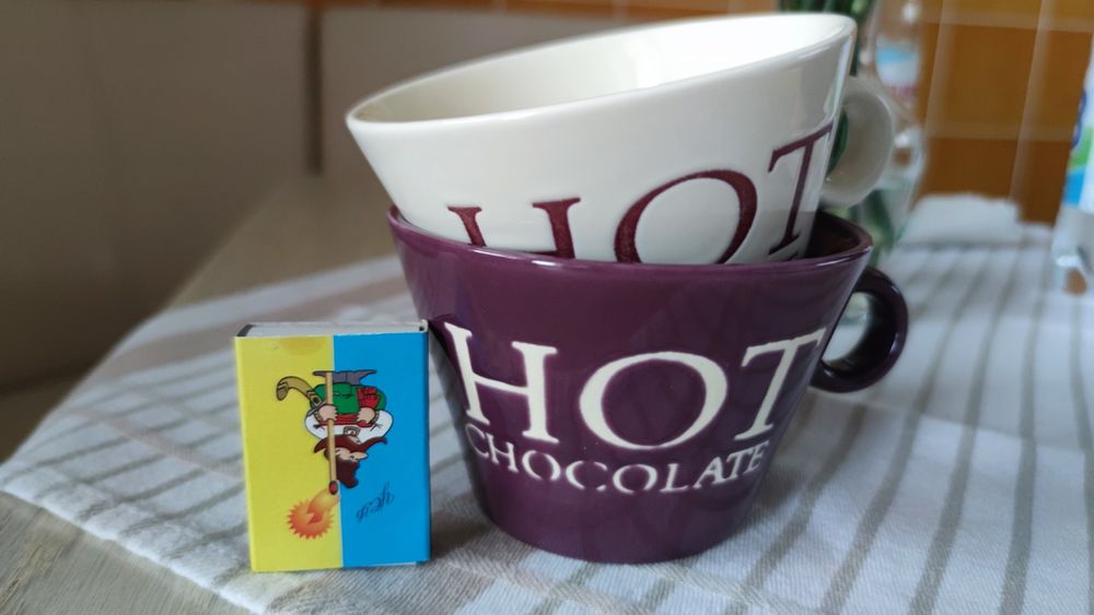 Чашки пара на шоколад