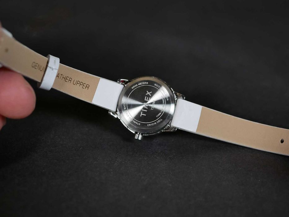 Жіночий годинник Timex T2H391 Ø25мм Easy Reader з білим шкіряним ремінцем