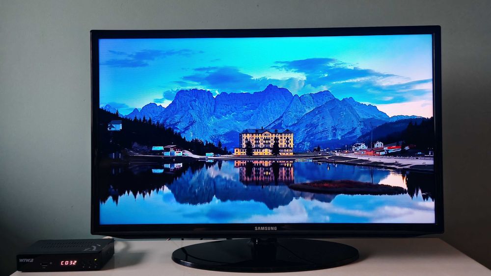 Telewizor LED Samsung 32 cale Full HD 1920 x 1080 + tuner DVB-T2