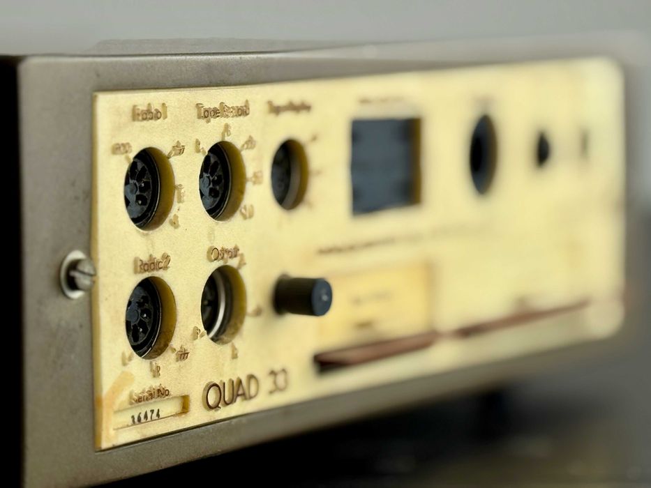 QUAD 33 + QUAD 303 | Conjunto Hi-Fi Vintage Inglês
