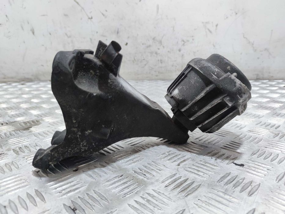 BMW E81 E87 E90 E91 E92 2.0 D N47 Łapa Poduszka Wspornik Silnika