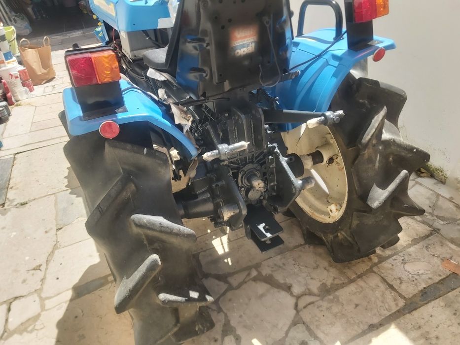 Vendo trator marca Iseki 1500