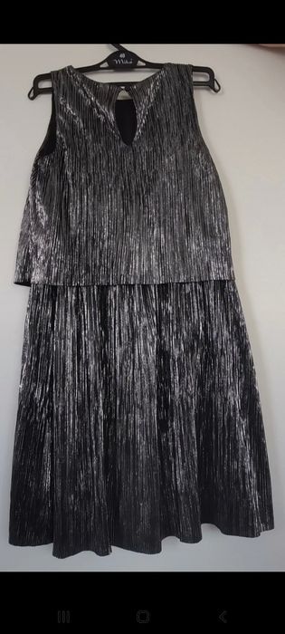 Plisowana sukienka dziewczęca