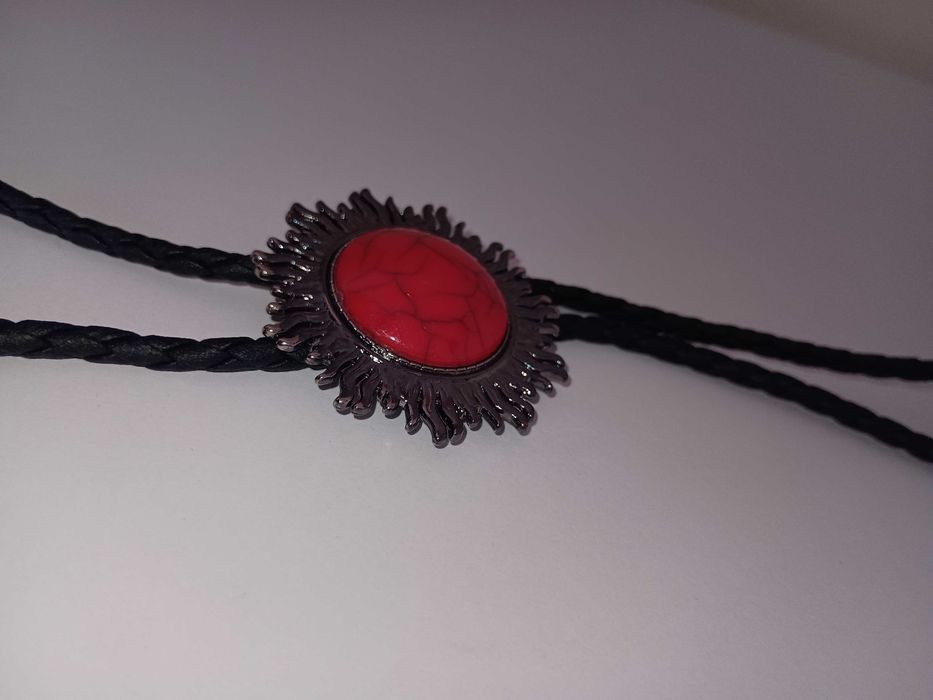 Krawat bolo kowbojski czerwony męski 50cm