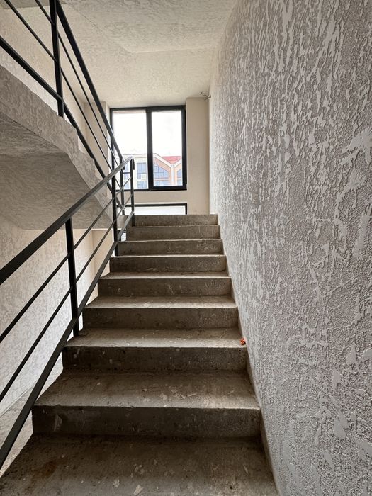 Квартира 70м2 з власним подвір’ям  жк Петрівський Резеденс