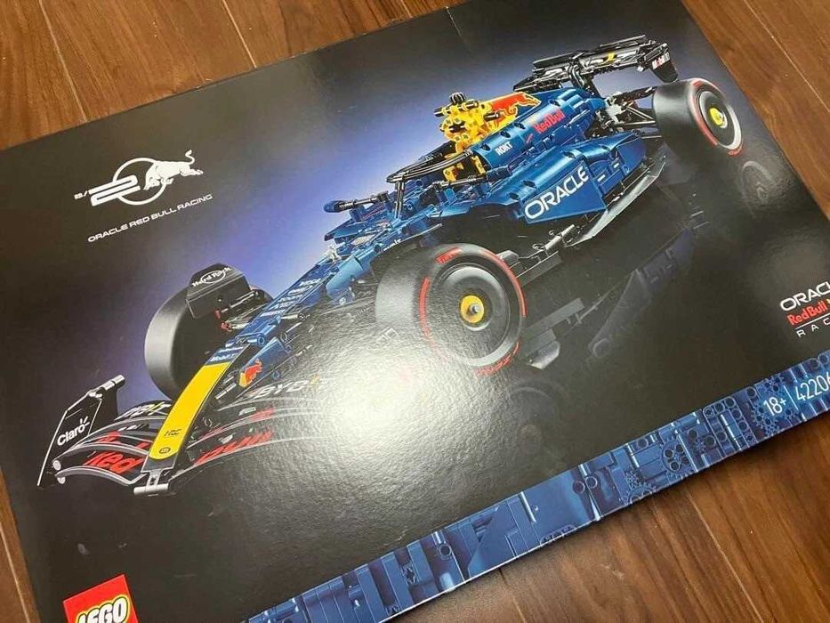 Конструктор F1 Oracle Red Bull Racing RB20 LEGO TECHNIC 42206