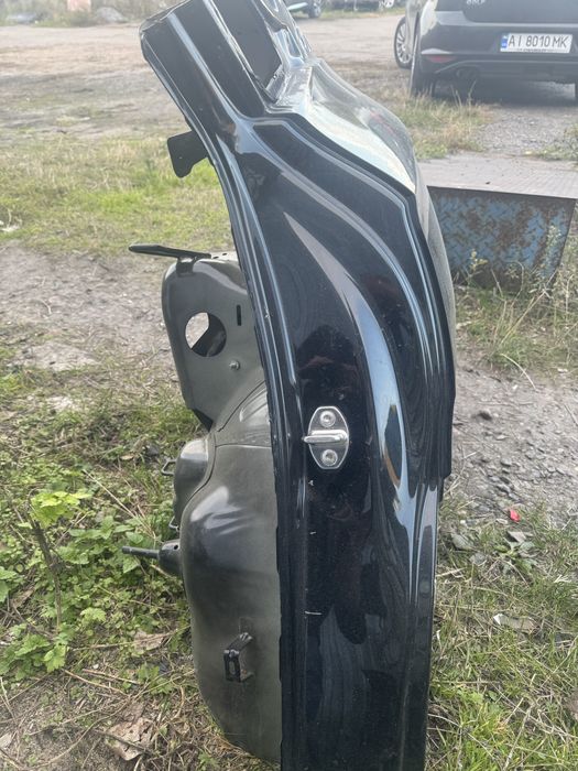 Крило заднє ліве id4