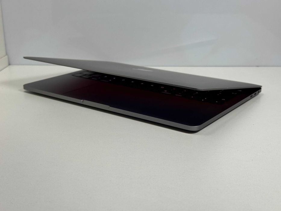 MacBook Pro 13 2017 Touchbar i5 8GB RAM 512GB SSD Super Stan VAT 23%