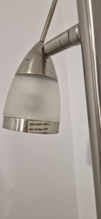 Candeeiro de pé,  com dois focos