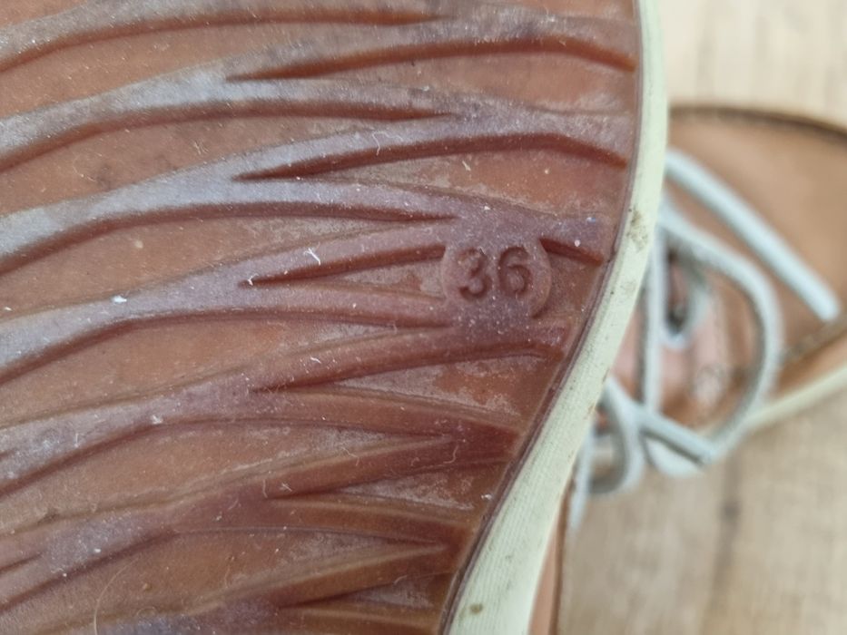 Ecco buty że skóry 36