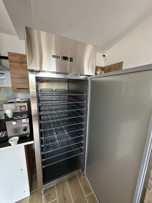 YG-05230 Szafa Chłodnicza Yato 737l na Gwarancji