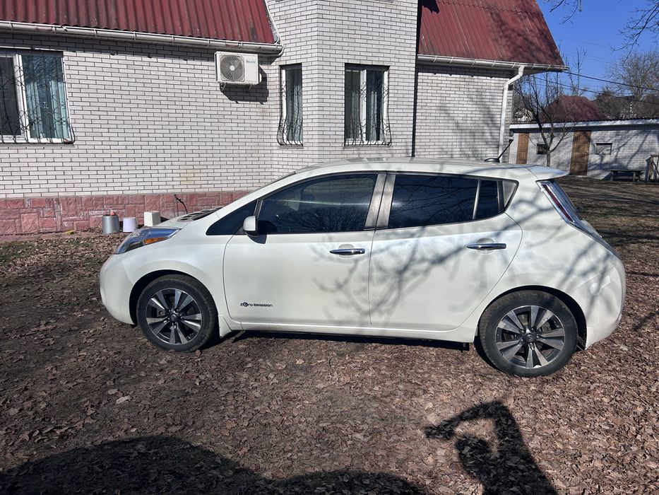 Nissan Leaf 2016 30kw Київ.