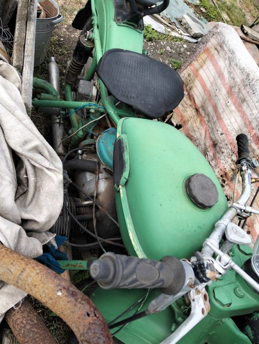 Продам мотоцикл Урал повністю на документах( не на ходу)