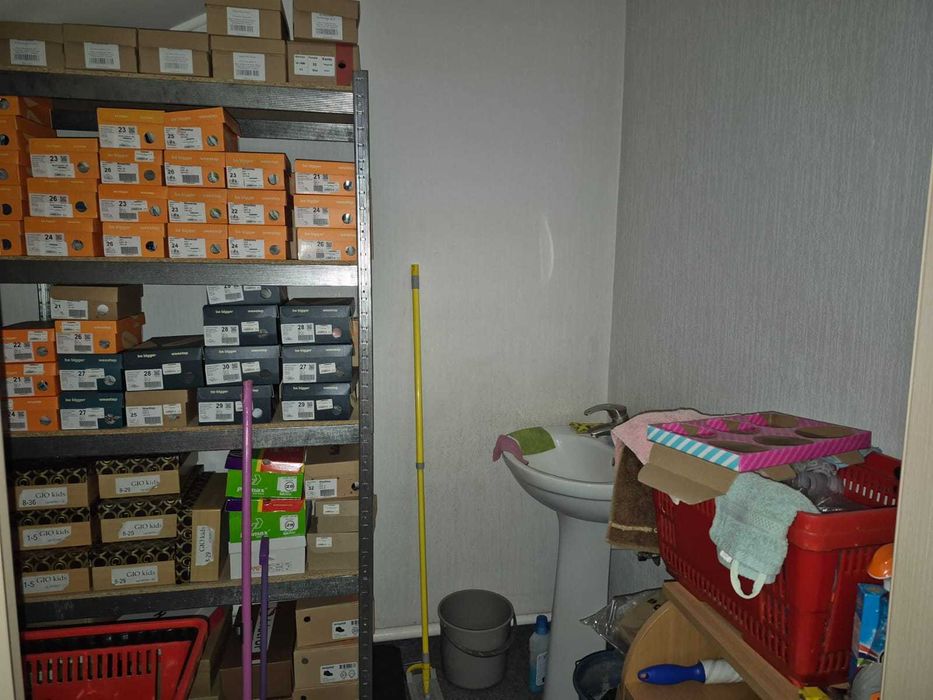200м2 центр магазин дитячого одягу, іграшок з товаром