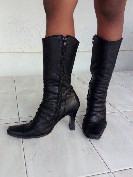 Bota de senhora cano médio 36