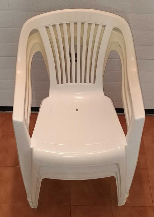 Conjunto de 3 Cadeiras de Jardim, Mesas de Refeição. Design Italiano.