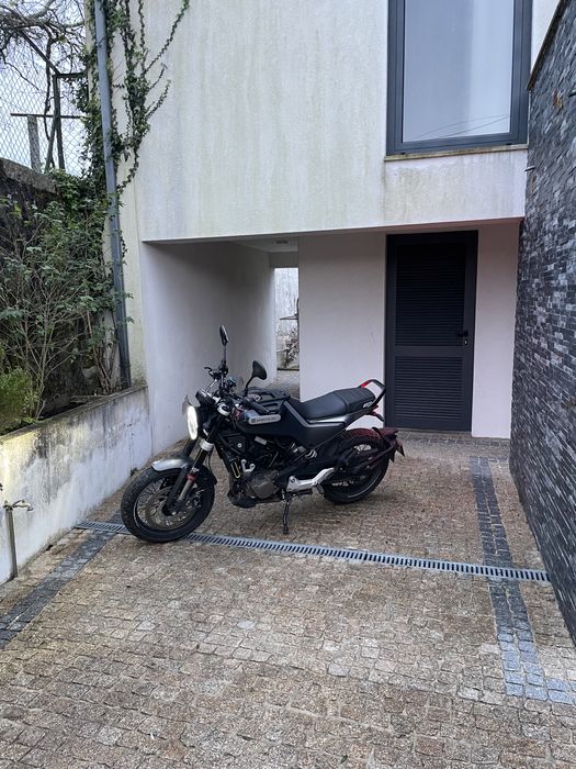 Husqvarna Svartpilen 125