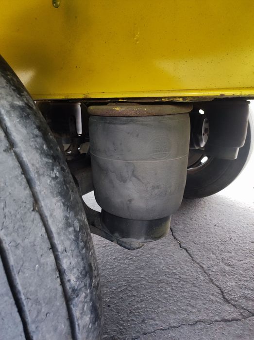 Термічка почтовик 2013  полуприцеп фургон  будка свіжопригнаний