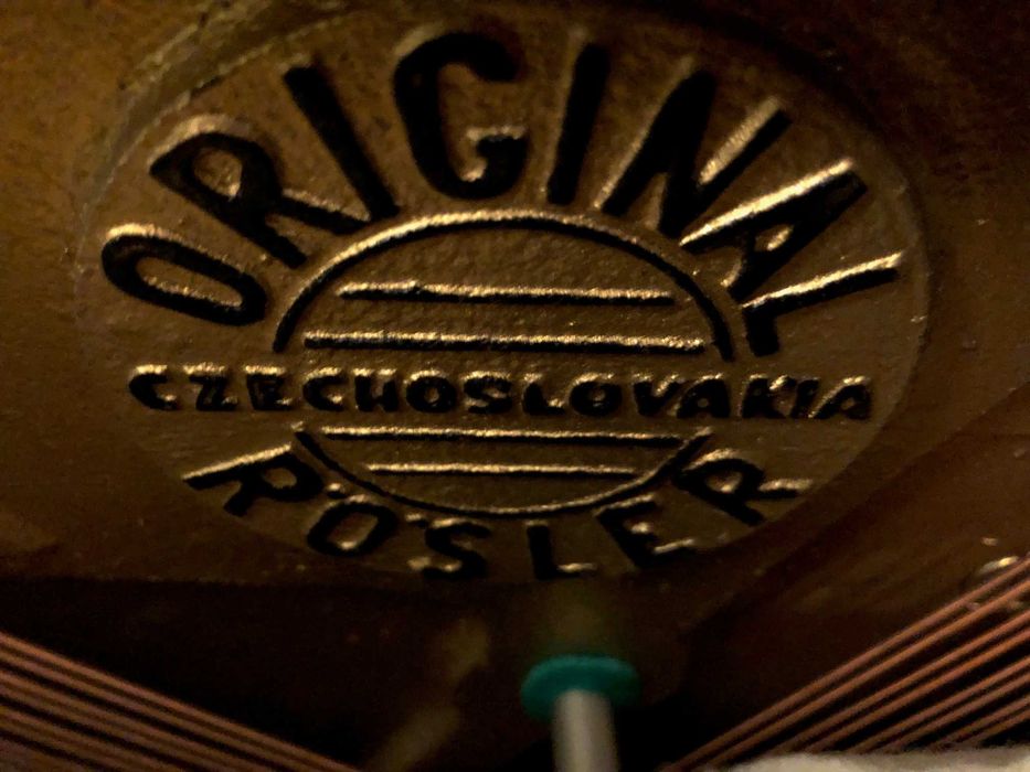 Piano Rosler em excelente estado