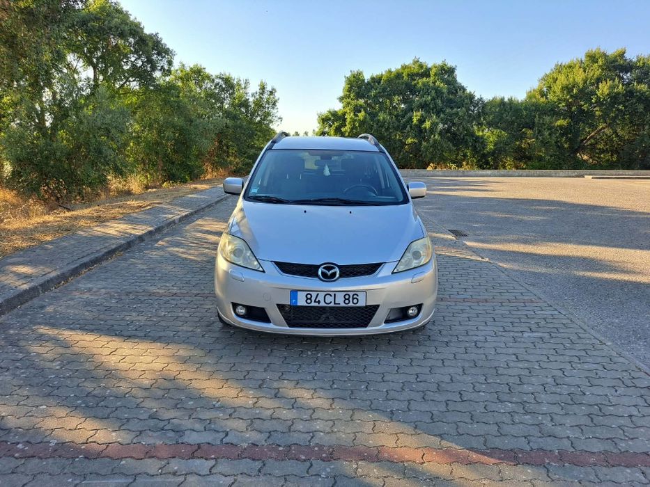 Mazda 5 2.0CD 7 lugares bem estimada