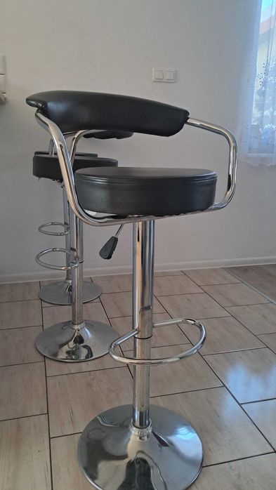 Hokery krzesła barowe