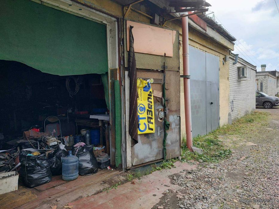 Гараж СТО Техстанція Великий ДВА сусідні Троєщина 11.60х11.40м 132квм