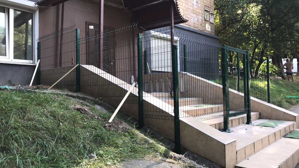 Сетка секция метал забор 3d ворота ограждение калитка.Установка: 76 грн ...