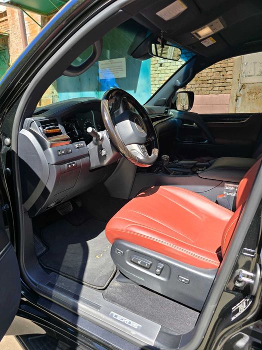 Продам LEXUS LX450