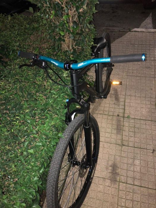 Bicicleta 27,5 em bom estado para dar grau