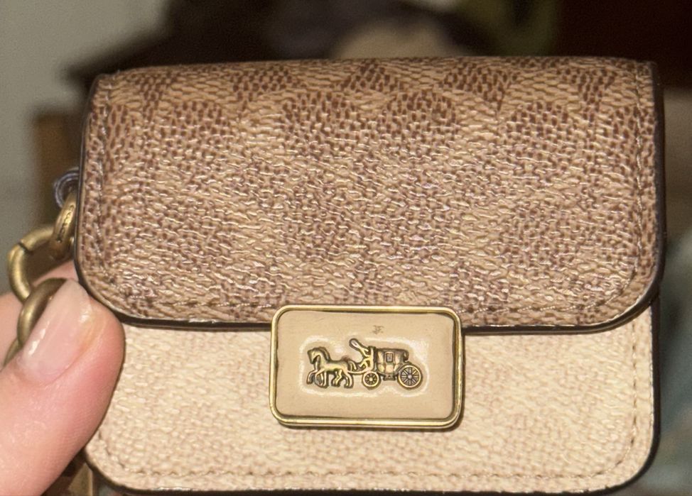 міні-гаманець Coach Alie Coin Purse Pendant (брелок, чохол для навушників)