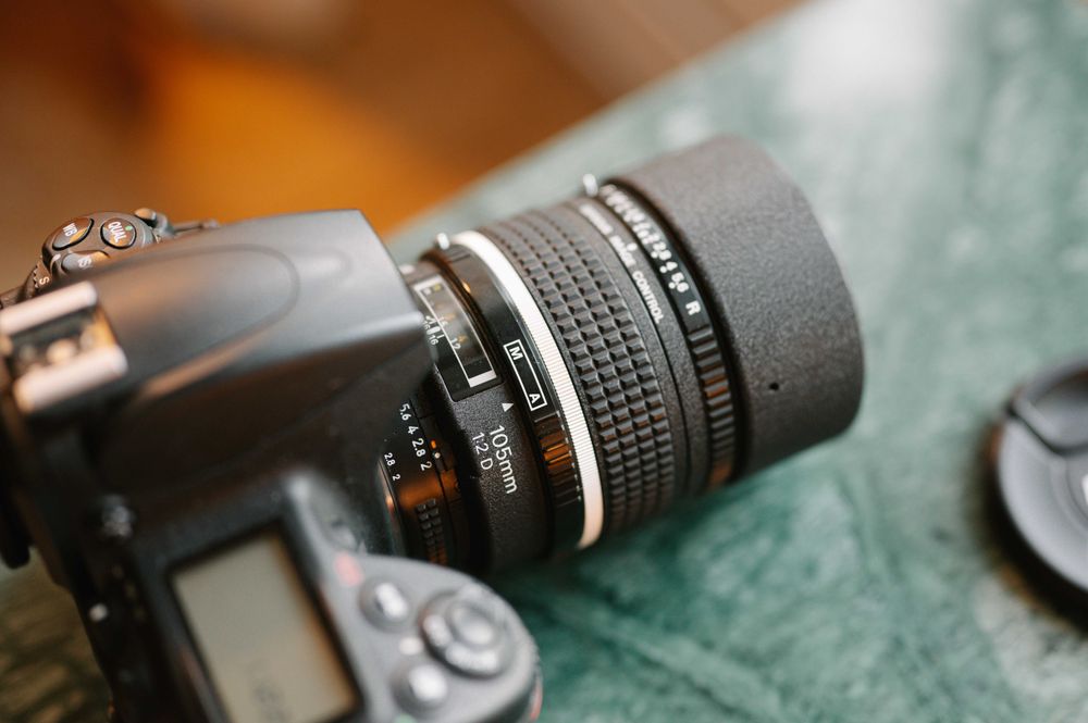 Nikon AF DC-Nikkor 105mm f/2.0 Defocus Control