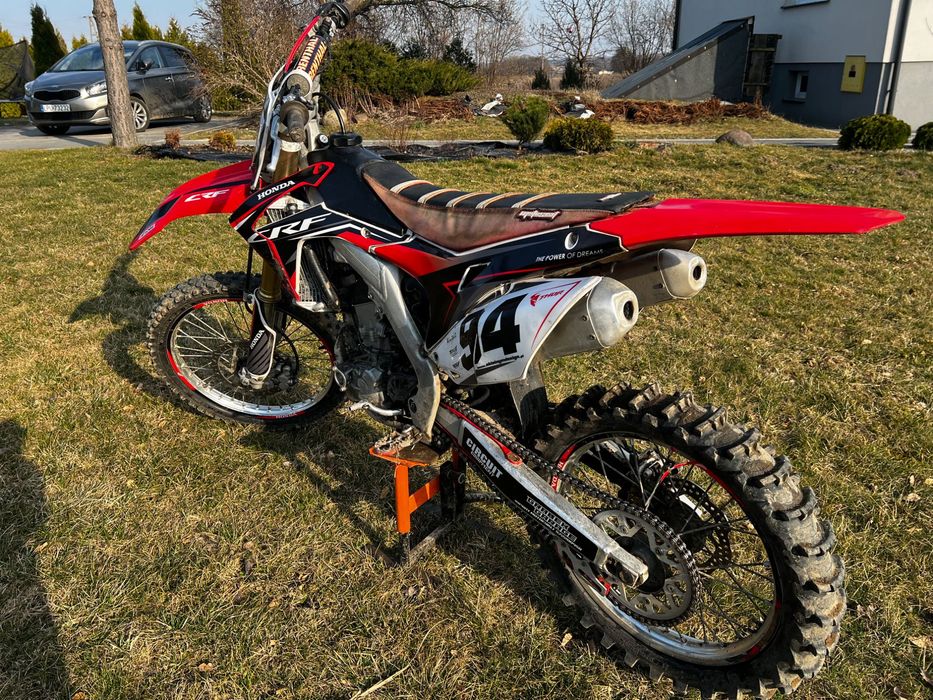 Cross Honda crf