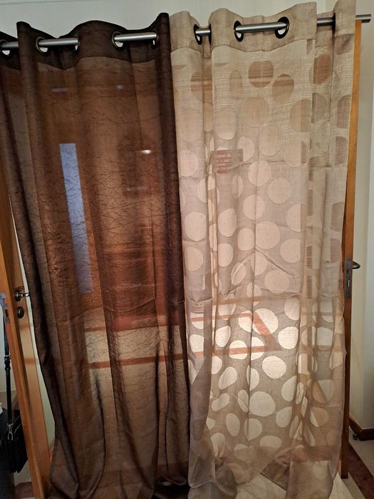 Conjunto de 4 cortinados e Varão