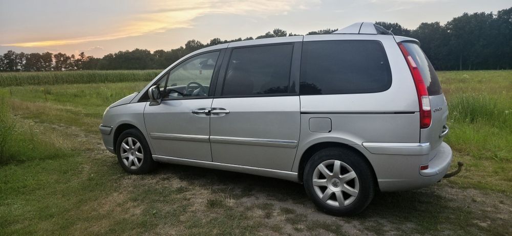Samochód Citroen C8