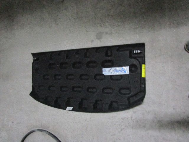 Chapeleira / tampo da mala SEAT Leon (1P1)