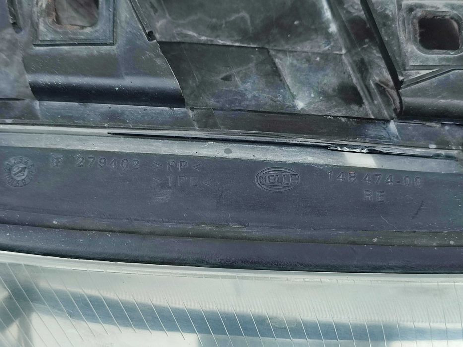 Lampa Przednia Prawa Hella Audi A6 C5 2000r