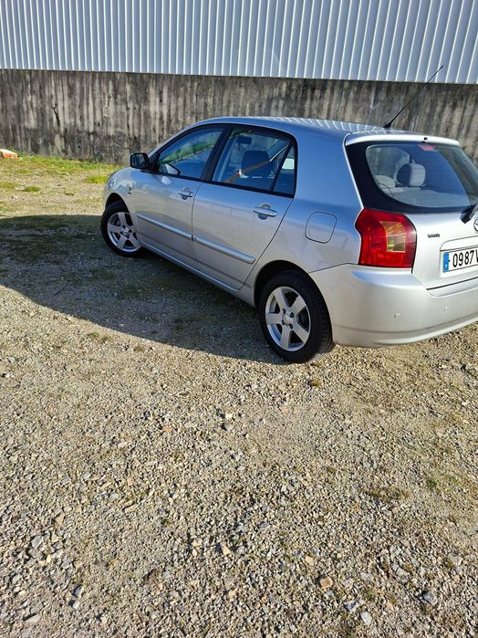 Vendo toyota corola 1400vvti  a gasolina